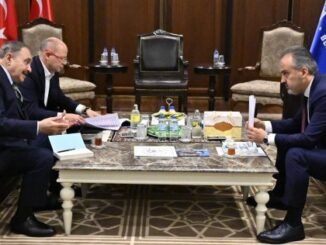 ESKi BAKAN PROF DR VEYSEL EROĞLU DAVUT GÜRKAN VE ALiNUR AKTAŞ'A BURSA'YA YAPTIKLARINI ANLATTI