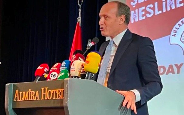 YENiDEN REFAH PARTiSi GENEL BAŞKAN YARDIMCISI NAiM ÖZTÜRK YENiDEN REFAH PARTiSi GENEL BAŞKAN YARDIMCISI NAiM ÖZTÜRK