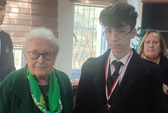 FELSEFE OLiMPiYATI BiRiNCiSi EDiZ KAAN ERMEZ VE PROF DR IONNA KUÇURADi FELSEFE OLiMPiYATI BiRiNCiSi EDiZ KAAN ERMEZ VE PROF DR IONNA KUÇURADi