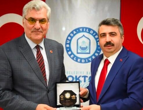 iHSAN BiLGiLi VE YILDIRIM BELEDiYE BAŞKANI OKTAY YILMAZ iHSAN BiLGiLi VE YILDIRIM BELEDiYE BAŞKANI OKTAY YILMAZ