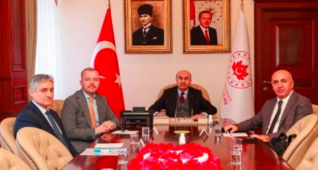VALİ MAHMUT DEMİRTAŞ BAŞKANLIĞINDA NİLÜFER ÇAYI TOPLANTISI VALİ MAHMUT DEMİRTAŞ BAŞKANLIĞINDA NİLÜFER ÇAYI TOPLANTISI