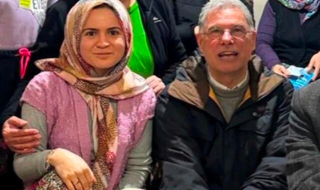 CHP MUDANYA ADAYI DENiZ DALGIÇ VE EVCiLER KÖYÜ'NDE EV ZiYARETi SIRASINDA SOSYOLOG AYŞEGÜL YILMAZ CHP MUDANYA ADAYI DENiZ DALGIÇ VE EVCiLER KÖYÜ'NDE EV ZiYARETi SIRASINDA SOSYOLOG AYŞEGÜL YILMAZ