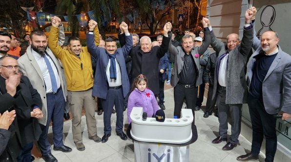 İYİ PARTİ ADAYI EROL DEMİRHİSAR MUDANYA'NIN DENGESİNİ DEĞİŞTİRDİ İYİ PARTİ ADAYI EROL DEMİRHİSAR MUDANYA'NIN DENGESİNİ DEĞİŞTİRDİ