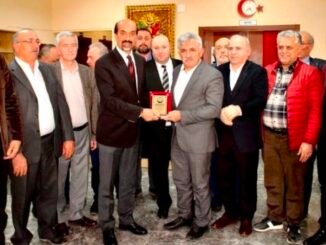ARTViN KAFKAS DERNEKLERi KONFEDERASYONU BAŞKANI BAHADIR MANASOĞLU GÖREVi RIDVAN KILIÇOĞLU'NA DEVRETTi