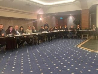 SEÇiM ATMOSFERiNi ALiNUR AKTAŞ GAZETECiLERE ANLATTI