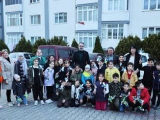 AK PARTi KESTEL ADAYI FERHAT EROL VE KEVSER ÖZTÜRK SAHA ÇALIŞMASI
