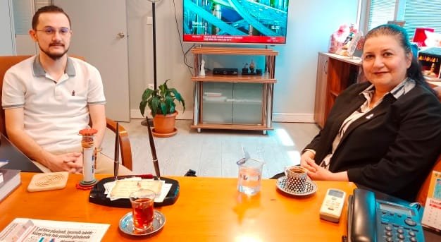 1 ZAFER PARTiSi NiLÜFER iLÇE BAŞKANI IŞIL ESGiN VE BAŞKAN YARDIMCISI TÜRKER TÜRKSEVER