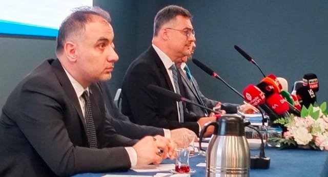 3 BTÜ REKTÖRÜ PROF. DR. NACİ ÇAĞLAR