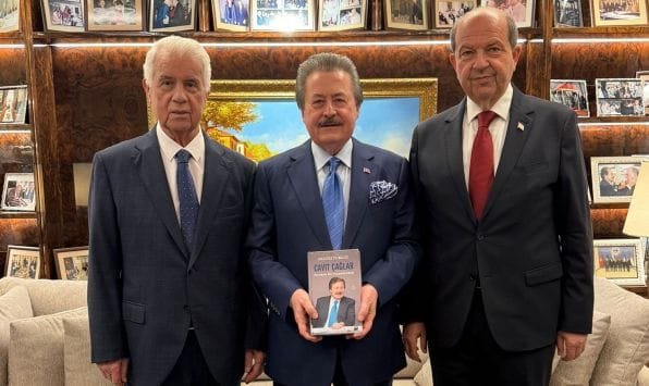 3 CAViT ÇAĞLAR, KKTC CUMHURBAŞKANLARI ERSiN TATAR VE DERViŞ EROĞLU