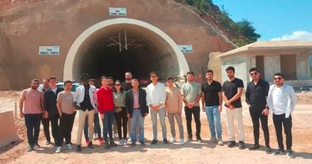 4 BTÜ iNŞAAT MÜHENDiSLiĞi ÖĞRENCiLERi HIZLI TREN TÜNELLERiNi iNCELEDi