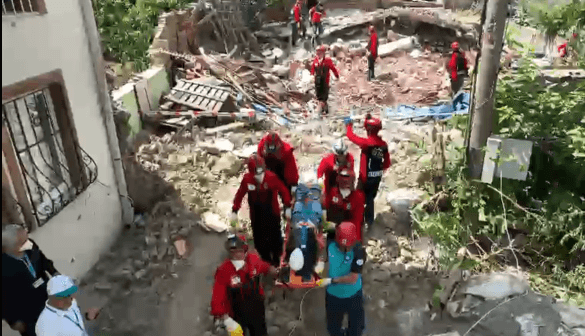 1 BURSA'DAKi iLK DEPREM TATBiKATI