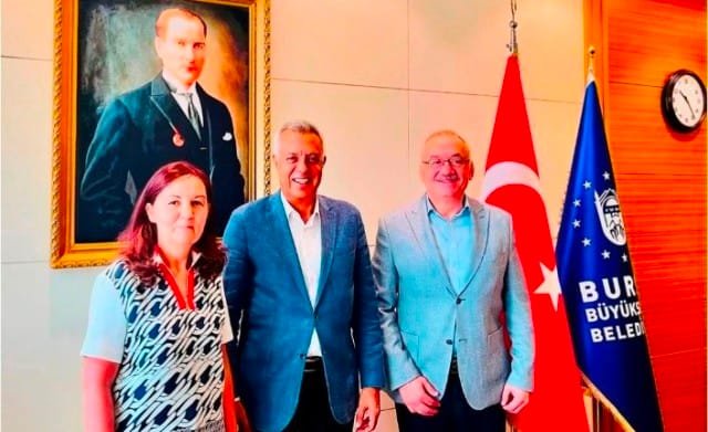 4 BÜYÜKŞEHiR GENEL SEKRETER YARDIMCISI MEHMET YILDIZ, PROF. DR. LALE KARABIYIK, PROF. DR. iSMAiL TATLIOĞLU 4 BÜYÜKŞEHiR GENEL SEKRETER YARDIMCISI MEHMET YILDIZ, PROF. DR. LALE KARABIYIK, PROF. DR. iSMAiL TATLIOĞLU