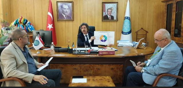 1 BUÜ REKTÖRÜ PROF. DR. FERUDUN YILMAZ, OLAY GAZETESi GENEL YAYIN YÖNETMEANi HiKMET SELAMi ŞAHiN, AHMET EMiN YILMAZ