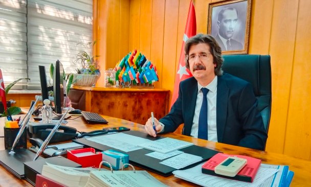 3 REKTÖR PROF. DR. FERUDUN YILMAZ BURSA ULUDAĞ ÜNiVERSiTESi'NDEKi SAĞLIK PROJELERiNi AÇIKLADI