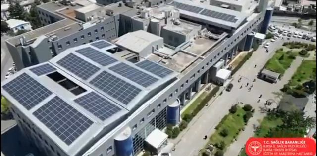 3 YÜKSEK İHTİSAS HASTANESİ ÇATIDAKİ GÜNEŞ PANELLERİYLE KENDİ ELEKTRİĞİNİ ÜRETİYOR