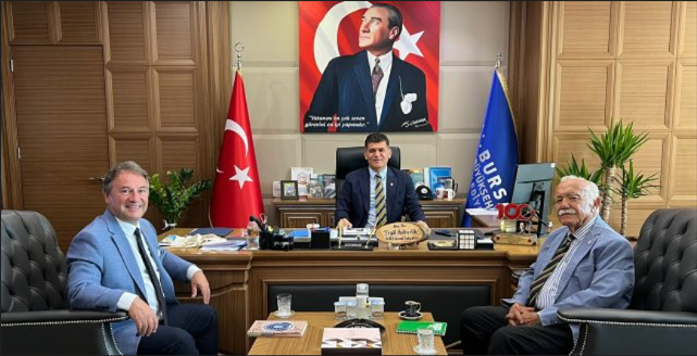 4 BÜYÜKŞEHiR GENEL SEKRETERi ERGÜL HALiSÇELiK, EMiN DiREKÇi, ERDEM SAKER