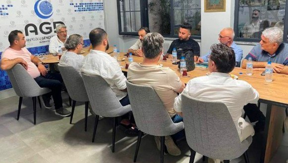 6 İBRAHİM ÖZACAR ESDER BURSA ŞUBESİ KURUCULUĞUNU ÜSTLENDİ