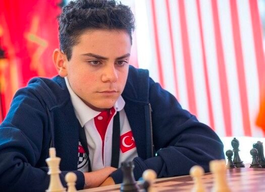 6 SATRANÇ USTASI EDiZ GÜREL ALTIN MADALYA KAZANDI