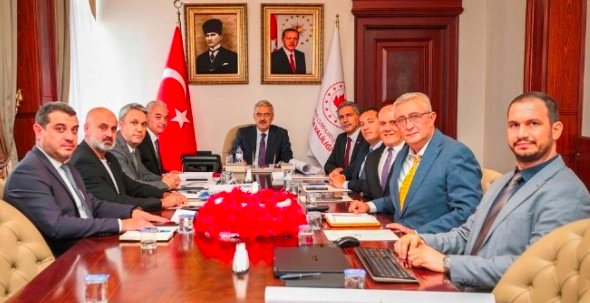 1 GEMLiK TSO TARAFINDAN YAPILACAK 3 YATIRIM VALi EROL AYYILDIZ BAŞKANLIĞINDAKi TOPLANTIDA GÖRÜŞÜLDÜ