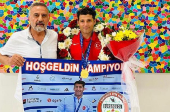2 BURSAGÜCÜ KULÜBÜ BAŞKANI HAYRETTİN ÖZBAĞKIRAN VE ŞAMPİYON SPORCU