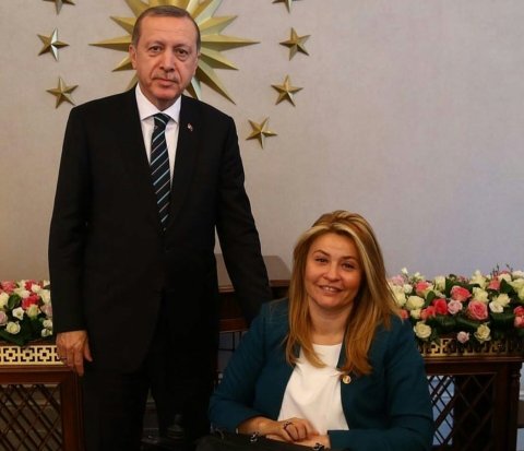 4 CUHHURBAŞKANI RECEP TAYYİP ERDOĞAN VE BENNUR KARABURUN 4 CUHHURBAŞKANI RECEP TAYYİP ERDOĞAN VE BENNUR KARABURUN