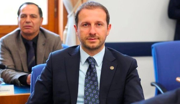 1 AK PARTi BURSA MiLLETVEKiLi VE TBMM PLAN VE BÜTÇE KOMiSYONU ÜYESi AHMET KILIÇ