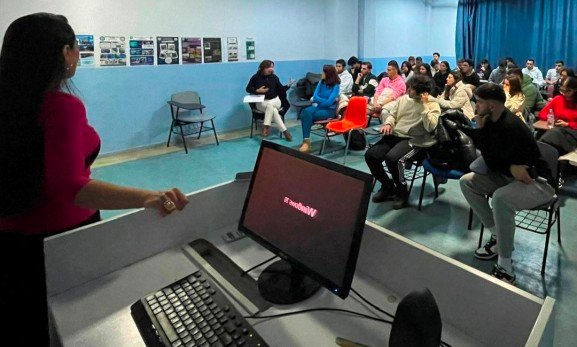 4 AV. MiNE RANA KAHRAMANOILU GELECEĞiN SPOR ÖĞRETMENLERiNE ÇOCUK HAKLARI VE iSTiSMARINI ANLATTI