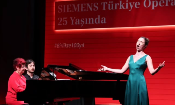 5 SOPRANO EDA UMAY AKAN DÜNYA OPERA YILDIZI OLMA YOLUNDA