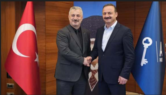 6 YAVUZ AĞIRALİOĞLU VE A PARTİ İL BAŞKANI FİKRET ASLAN