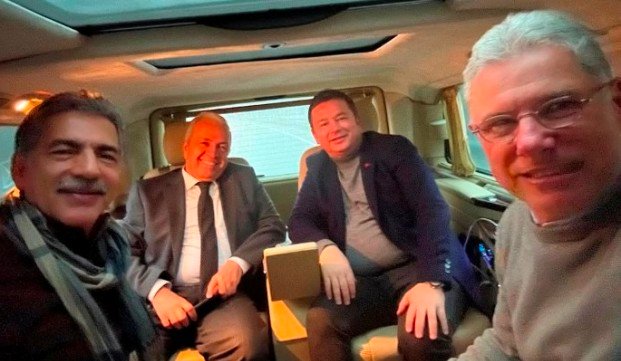 6 CHP'DEN SEÇiLEN 4 BELEDiYE BAŞKANI CHP MiTiNGi iÇiN ANKARA'YA AYNI ARAÇLA BiRLiKTE GiTTiLER,
