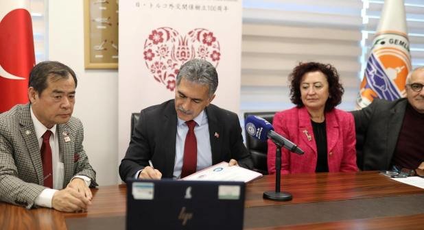 1 GEMLiK BELEDiYE BAŞKANI ŞÜKRÜ DEViREN iLE JAPONYA NANAO BELEDiYESi KARDEŞ ŞEHiR ANLAŞMASI iMZALADI, DEPREM GÜVENLiĞi