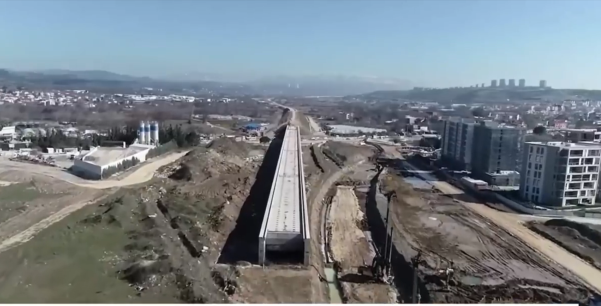 1 HIZLI TREN 2 YIL DAHA GECiKEK GiBi GÖZÜKÜYOR