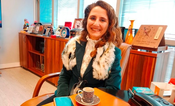 5 GONCA RUBACI BABASI İRFAN RUBACI'YI DOSTLARININ ANLATTIĞI MERDİVEN ADLI KİTABI SESLİ KİTABA DÖNÜŞTÜRDÜ