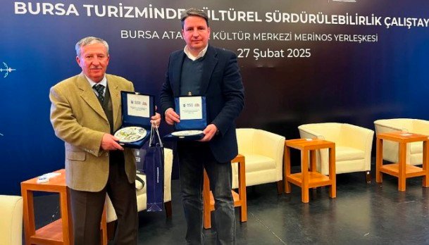 5 ŞiNASi ÇELiKKOL VE OĞLU UĞUR ÇELiKKOL, BURSA TURiZMi iÇiN YAPTIKLARINI ANLATTILAR, HACiVAT-KARAGÖZ GÖSTERiSi