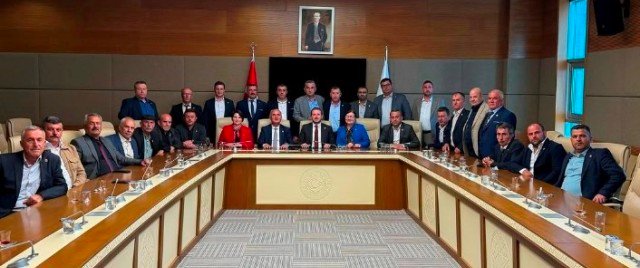 6 AK PARTİ BURSAMİLLETVEKİLİ AHMET KILIÇ YENİŞEHİRLİ MUHTARLARI TBMM'DE AĞIRLADI