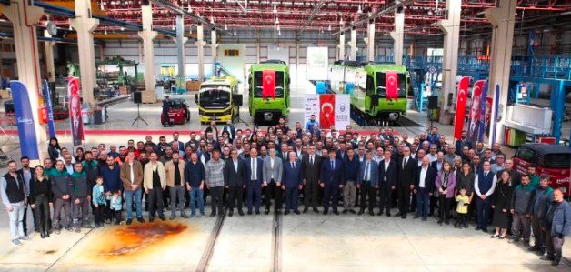 1 BURULAŞ GREVi KENTi TEDiRGiN ETTi AMA DUYARLI PERSONEL VATANDAŞA KIYAMADI