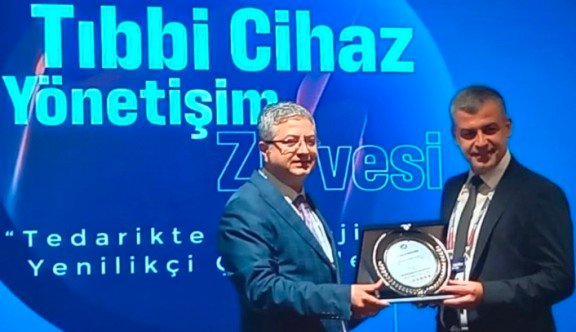 4 ANTALYA'DA DÜZENLENEN TIBBi CiHAZLAR TEDARiK VE YÖNETiŞiM ZiRVESiNDE ŞEHiR HASTANEASi BAŞHEKiMi DOÇ. DR. DURSUN TOPAL SUNUM YAPTI