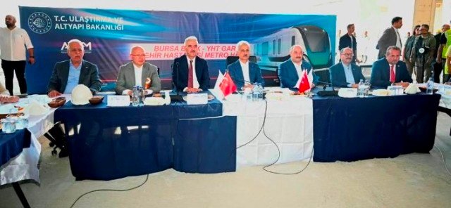 1 ULAŞTIRMA BAKANI ABDÜLKADiR URALOĞLU, ŞEHiR HASTANESi METROSU ETAPLARI VE SÜRELERi KAFA KARIŞTIRDI