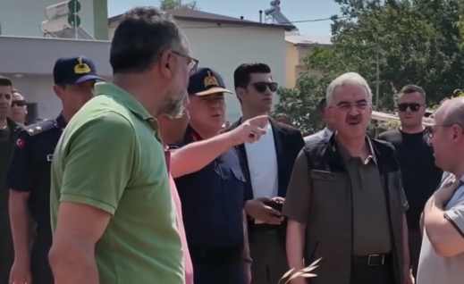 2 BURSA VALiSi EROL AYYILDIZ YANGIN BÖLGELERiNDE