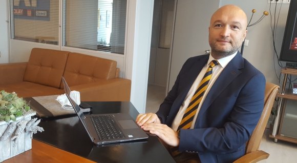 2 PROF. DR. BEYHAN BAYHAN DEPREM İZOLATÖRLERİNİ OKULLAR İÇİN DE ÖNERİYOR