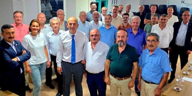 6 KONGRE SÜRECiNE GiRECEK OLAN iYi PARTi'DE iLÇE BAŞKANLARI TOPHLANTISI YAPILDI