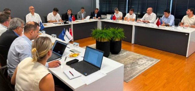 1 BURULAŞ'TA OKULLAR AÇILIRKEN TRAFİK ALARMI TOPLANRISI