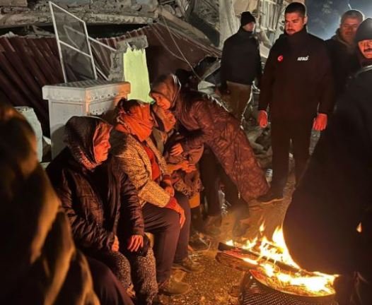 2 BURSA iÇiN DEPREM SEFERBERLiĞi ÇAĞRISI BURAK EDiN’DEN GELDi 2 BURSA iÇiN DEPREM SEFERBERLiĞi ÇAĞRISI BURAK EDiN’DEN GELDi