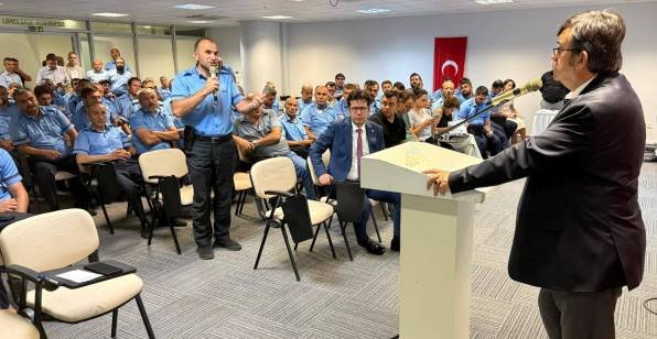 4 BURULAŞ GENEL MÜDÜRÜ FAHRETTiN BEŞLi OTOBÜS ŞOFÖRLERiNE iLETiŞiM EĞiTiMiNDE