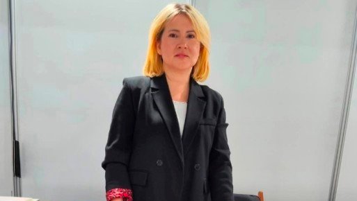 6 CANSEL ORUÇ KOCAELi KiTAP FUARI'NDA BAŞARMAKTAN KORKMA ADLI KiTABINI iMZALADI (Case Conflict)